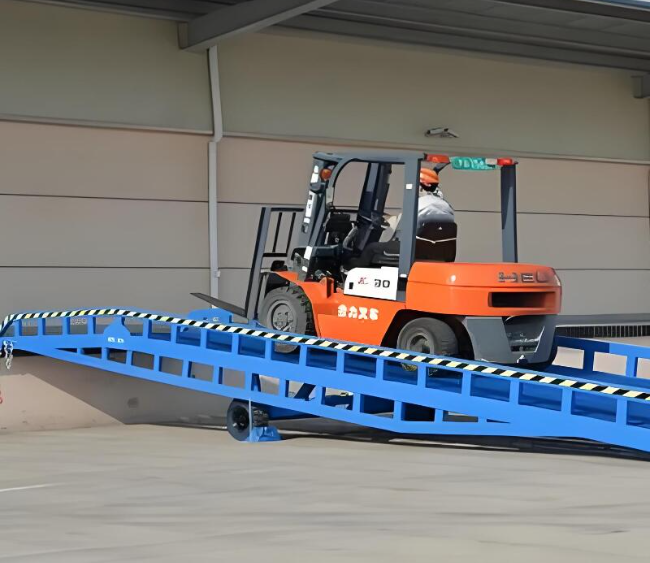 哈尔滨移动式卸货平台（叉车用）